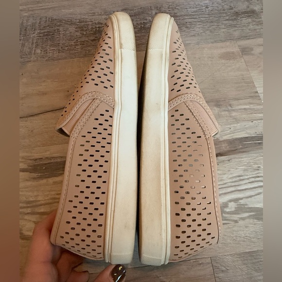 Time And Tru Shoes Womens 8 Memory Foam Casual Perf Slip On Flats Sneakers Blush - Picture 4 of 6